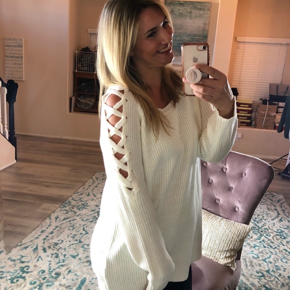 Last 1! SMALL Olive Sassy Sleeve Oversized Sweater - Picture 3 of 8